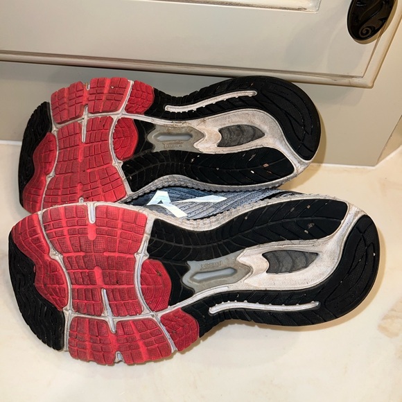 New Balance 860 tennis shoes - Picture 5 of 10